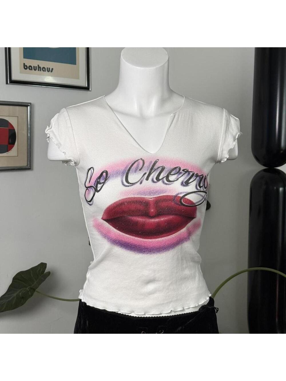 Vintage Wet Seal Y2K So Cherry white baby tee with pink and purple lips